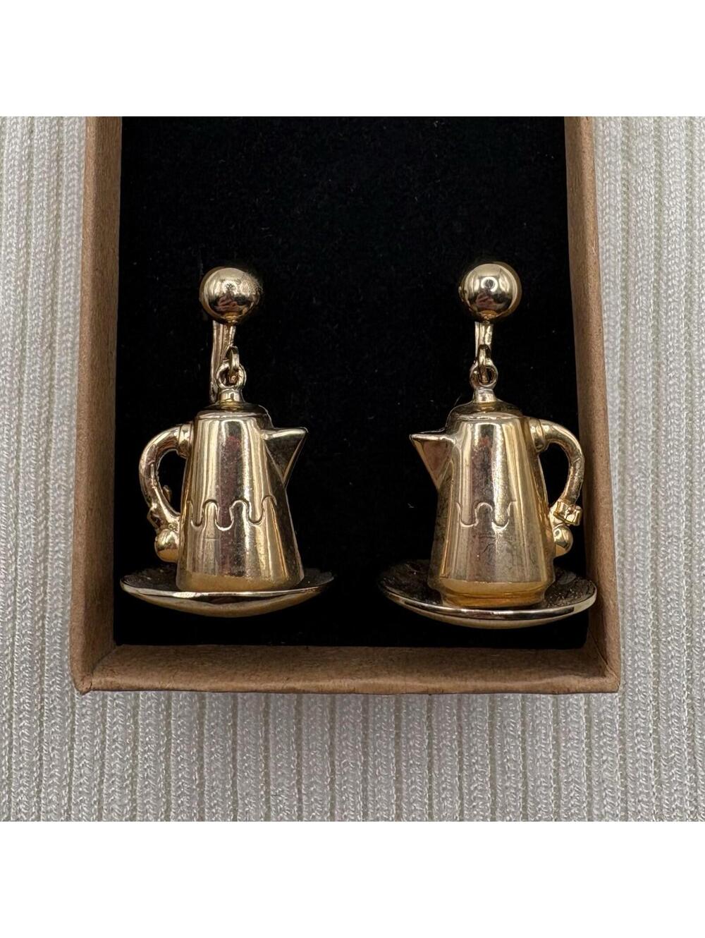 Alice Signed Vintage Coffee Pot Teapot Dangle Screw Back Earrings Gold Tone